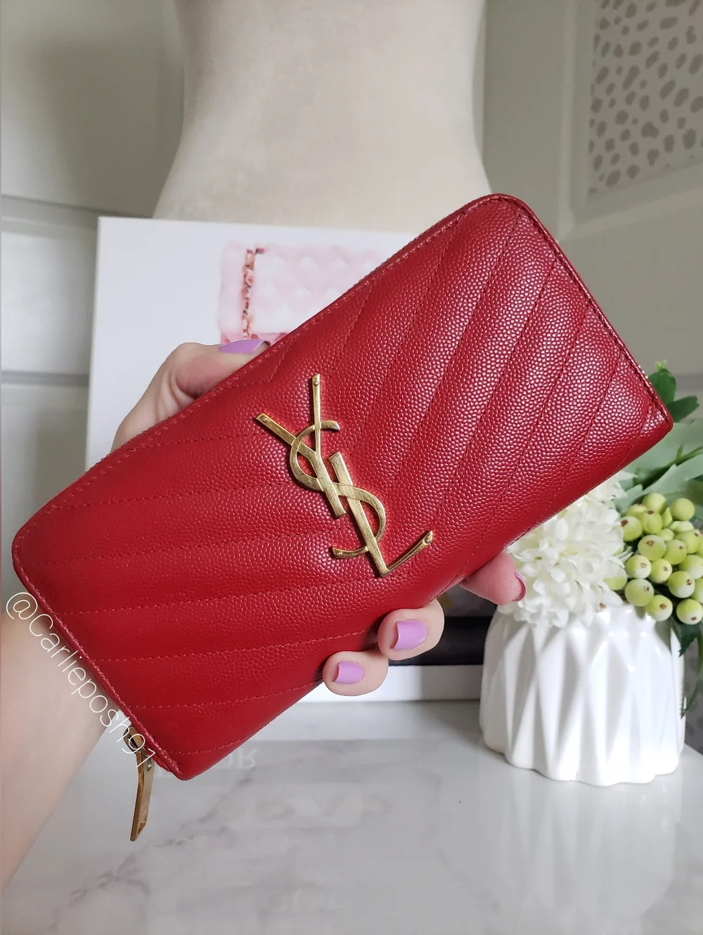 Authentic Pre-owned Yves Saint Laurent Grain De Poudre Chevron Zippy Wallet - Picture 1 of 13